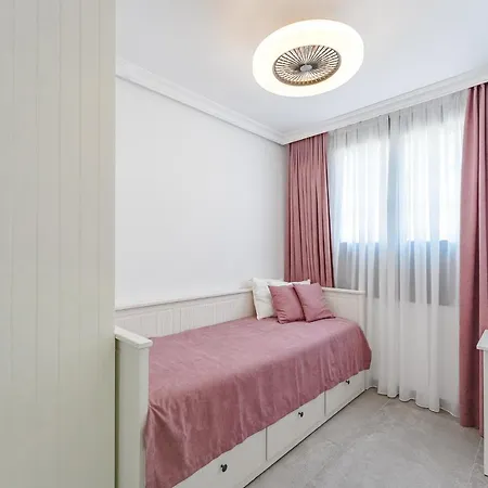 Townhouse With Three Bedrooms Адехе