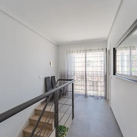 Townhouse With Three Bedrooms Адехе
