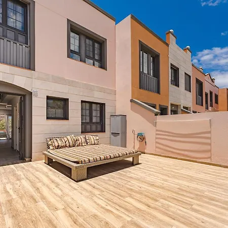 Townhouse With Three Bedrooms Apartment