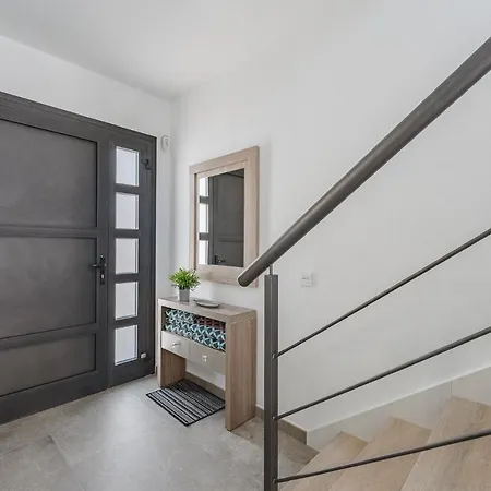 Townhouse With Three Bedrooms Daire *
